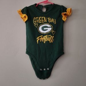Green Bay Packers Football Bodysuit Size 18 Months NFL Ruffle Adorable Cute